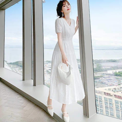 法式泡泡袖白色连衣裙2023夏季新款女装气质显瘦中长款仙女裙子