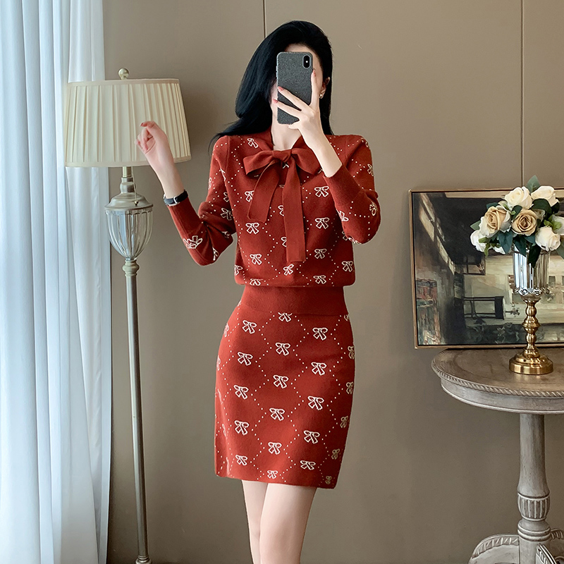 蝴蝶结套头毛衣半身裙两件套