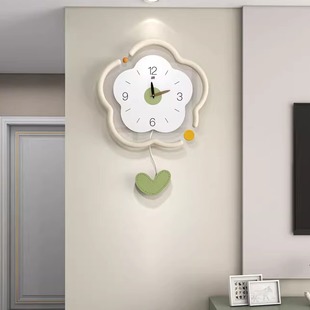 久久达奶油风挂钟新款 花朵挂墙摇摆钟表创意静音时钟简约客厅挂钟