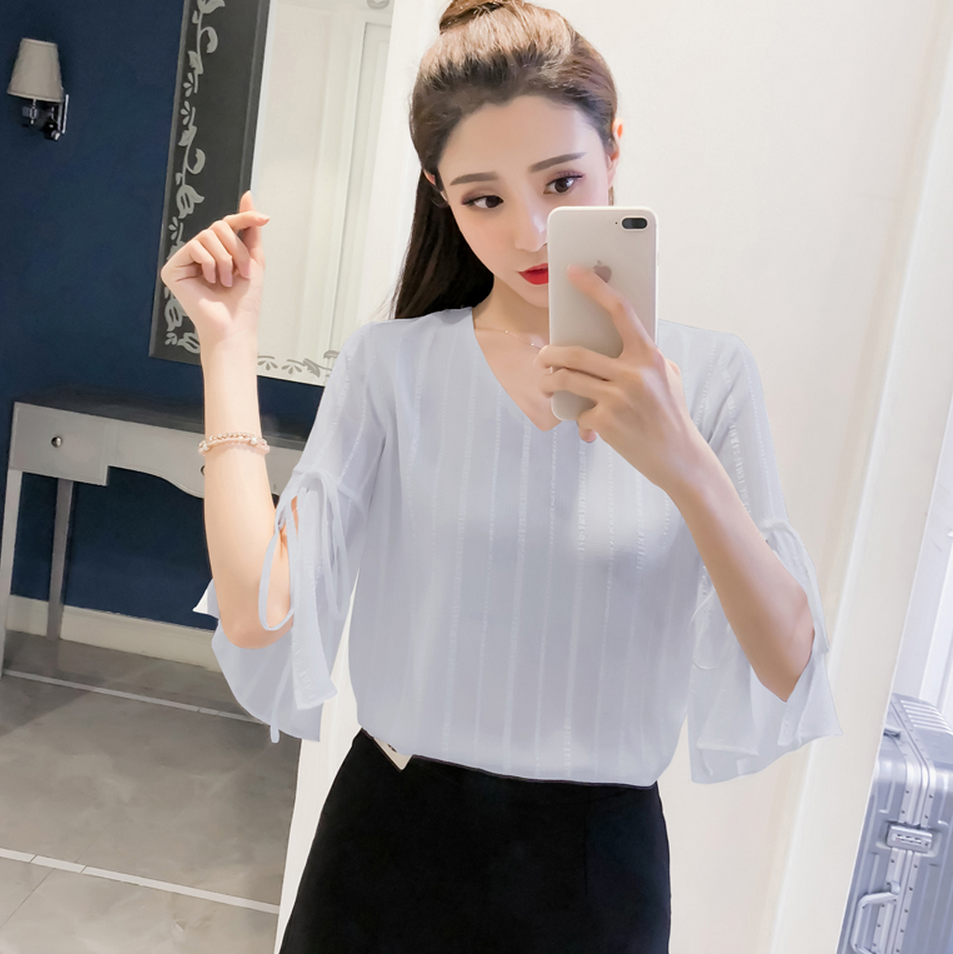 蘑菇街女装特卖2018夏装新款百搭修身学生V领短袖喇叭袖雪纺衫上