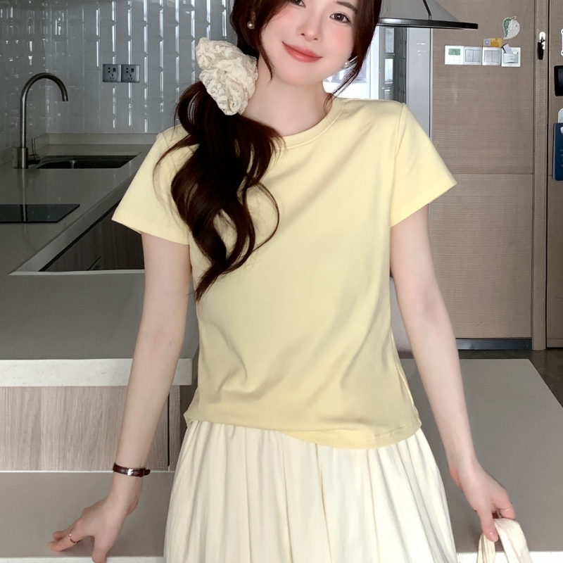 黄色短袖T恤女2025新款爆款夏季纯色正肩显瘦内搭小个子短款上衣