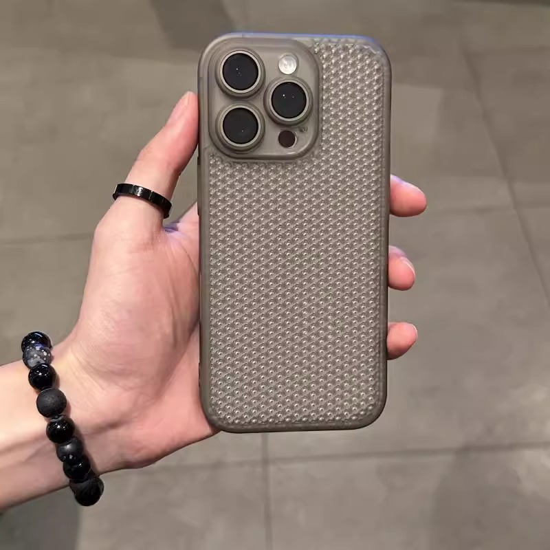 适用苹果16镂空网格透气孔散热手机壳16ProMax自带镜头膜iPhone15超薄14P高级感12女款13防摔硅胶16pm保护套