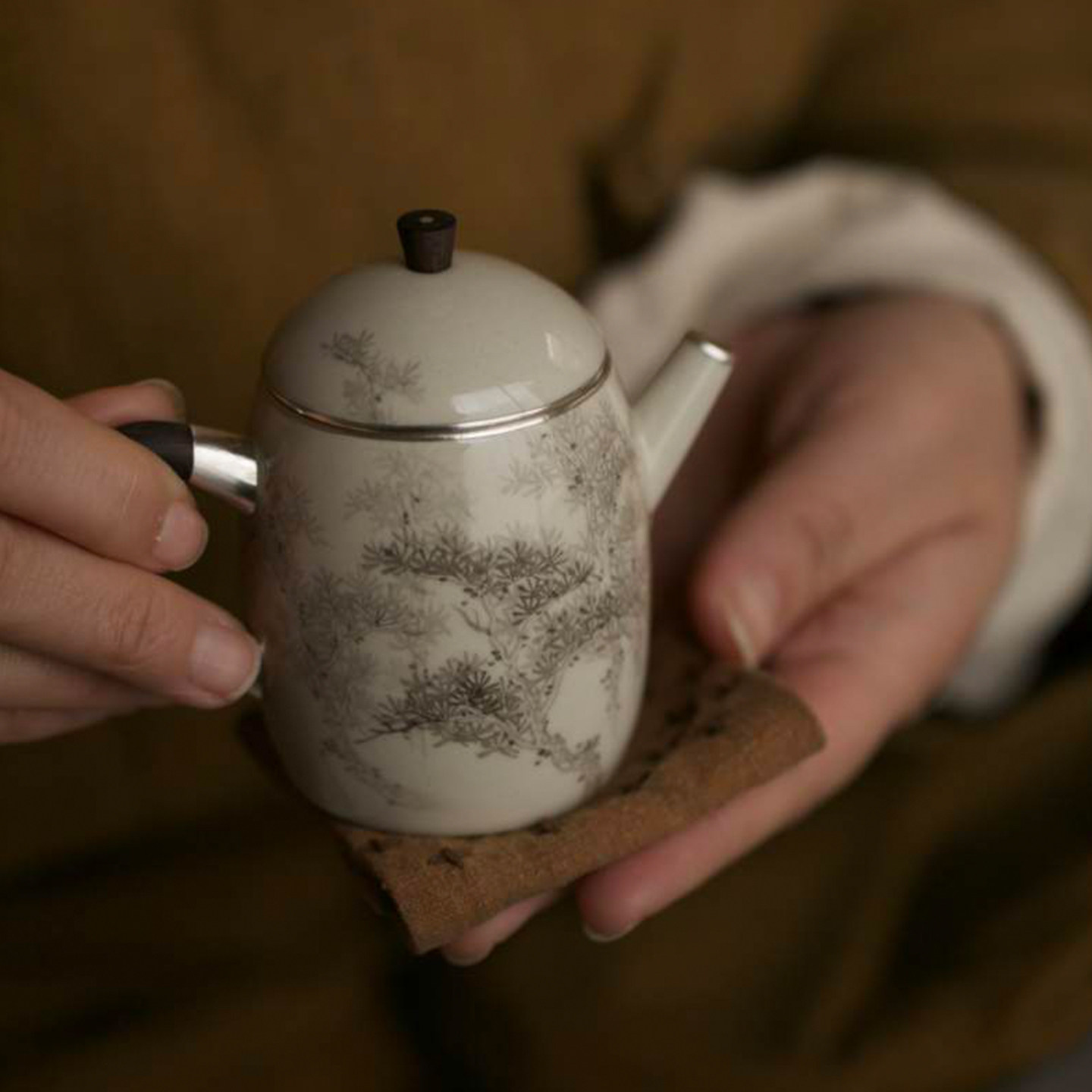 七月长陶瓷茶壶 手绘矾红梅花墨彩诗文壶 手工拼接 景德镇弥云斋