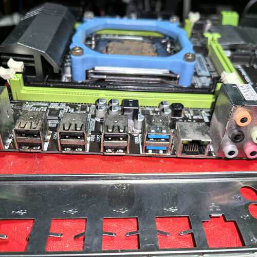 议价精威X79-S2 TURBO+E5 2620V2套装处理可维修