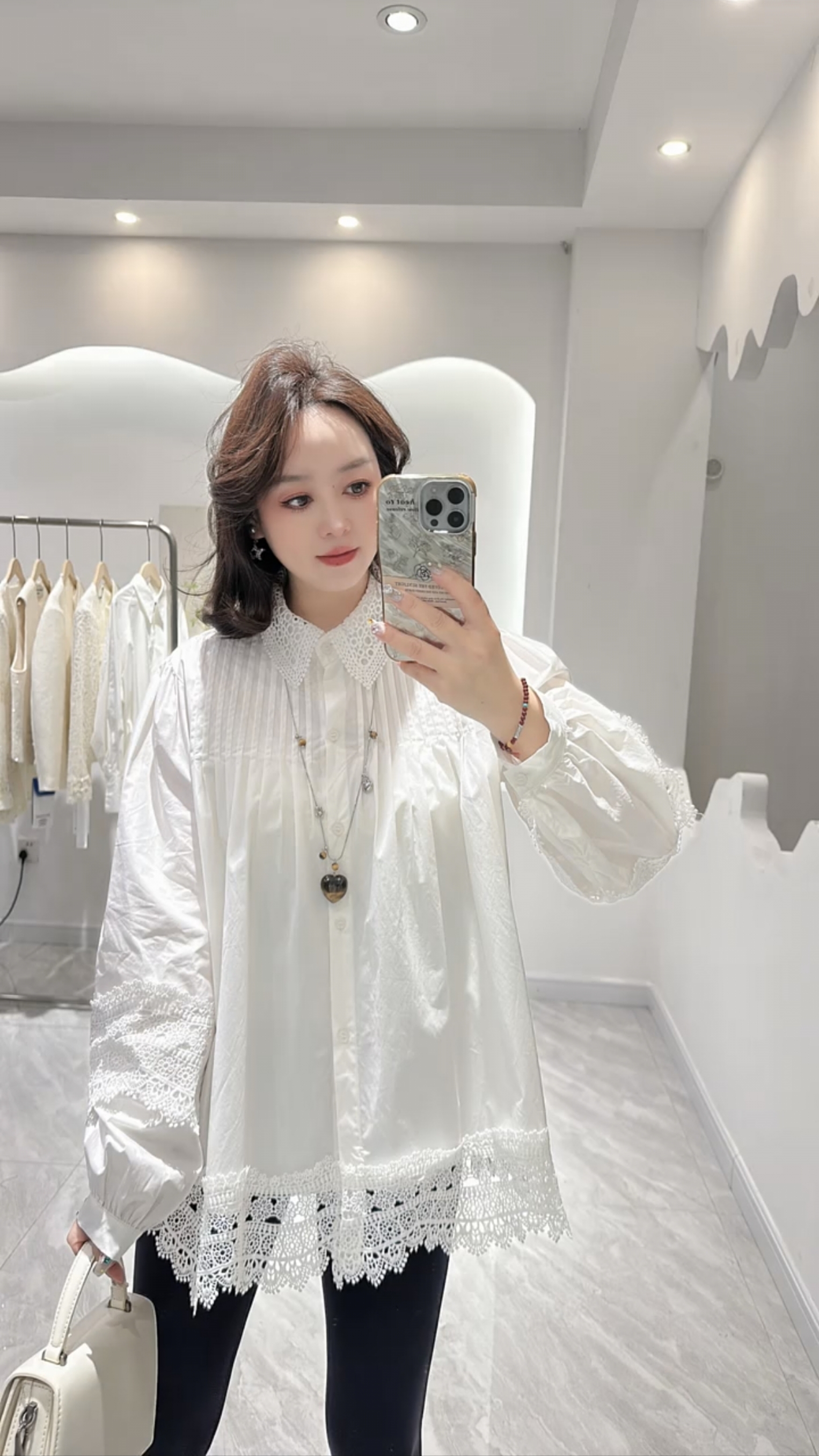 20256春法式气质高级感蕾丝花边拼接长袖白色衬衫女宽松绝美上衣