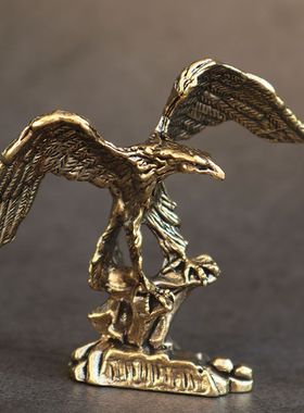 复古实心纯黄铜办公桌面车载小摆件飞鹰老鹰茶宠工艺品手把玩件