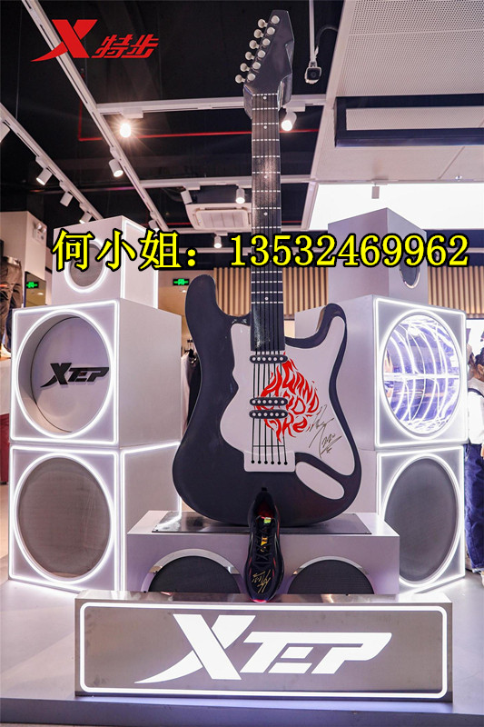 商场装饰仿真小提琴摆件玻璃钢吉他造型雕塑创意尤克里里雕像定制