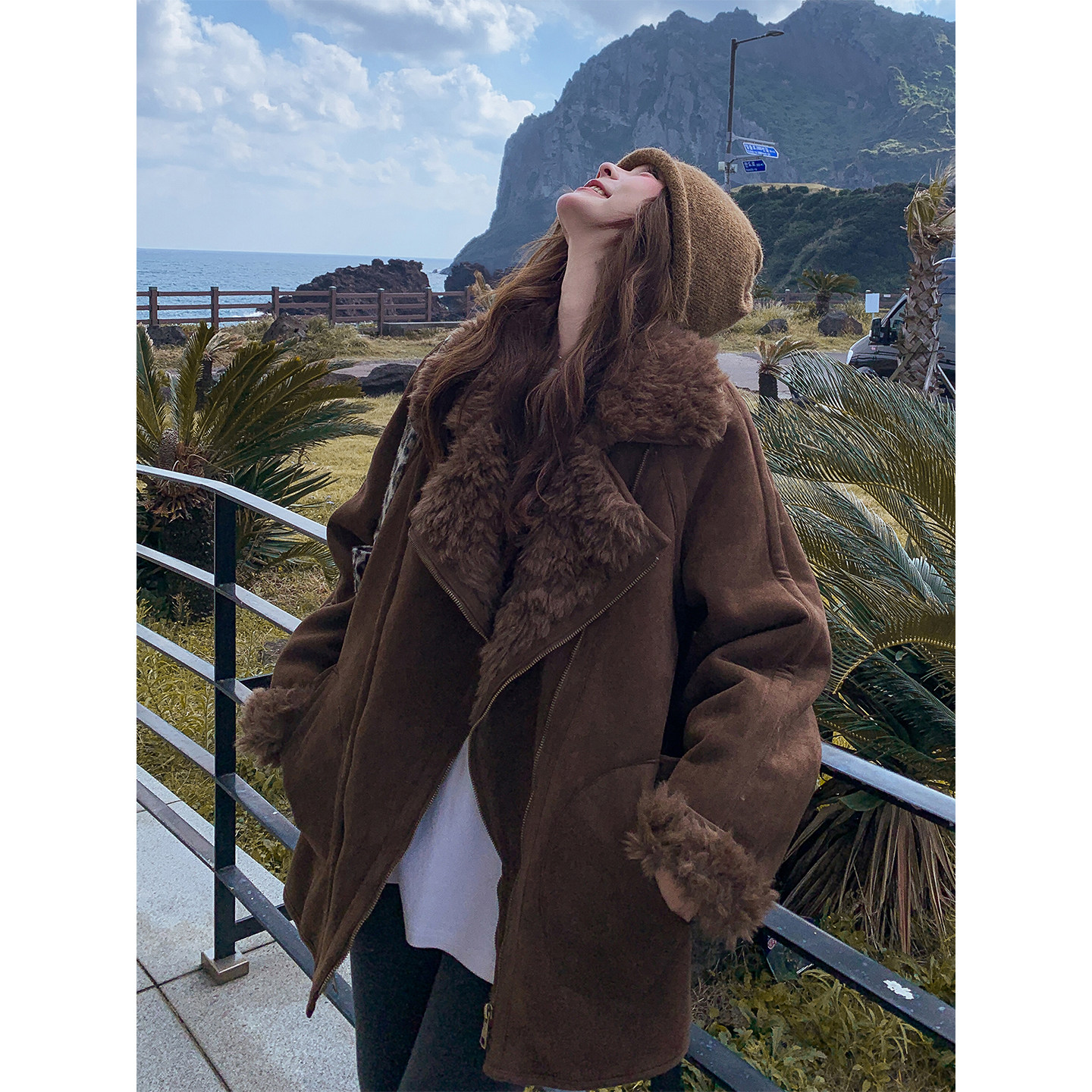 咖色两面穿皮毛一体夹克厚外套2025新款女冬毛绒翻领派克棉服大衣