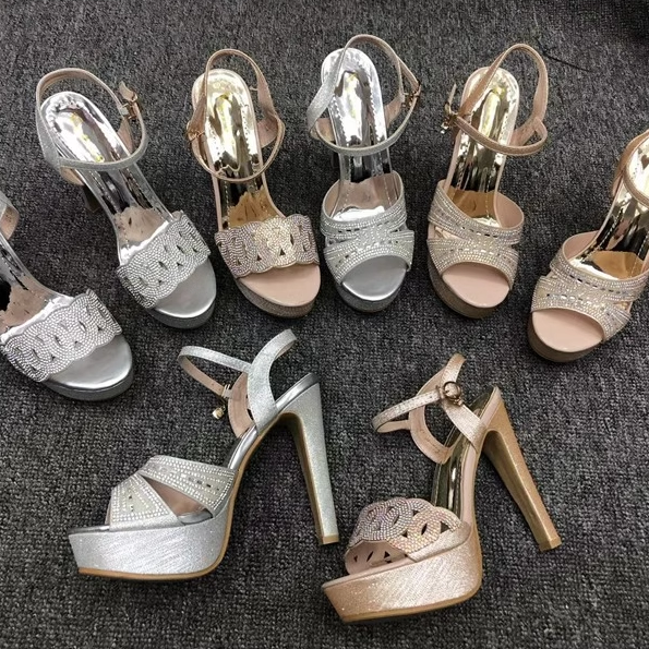 粗跟镂空软底鱼嘴鱼嘴凉鞋不累脚