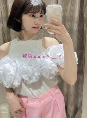 又甜又欲！原厂追加~B家 圆领露肩拼接立体大花朵针织衫B40-KN036