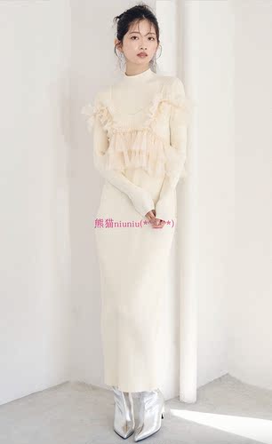 薄纱吊带背心+荷叶边针织连衣裙