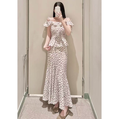 樱桃印花吊带衬衫+高腰鱼尾半裙