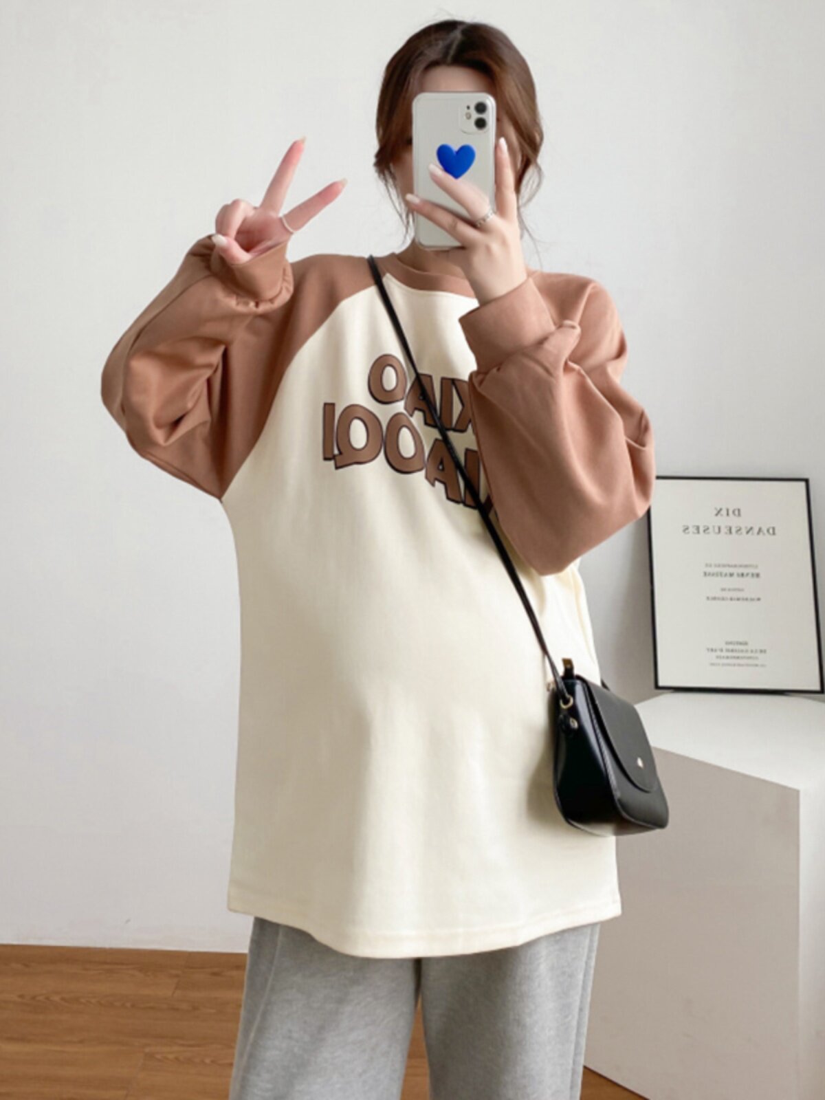 가을 아우터용 수유 상의 패셔너블한 라운드넥 배색 스웨트 셔츠 외출 시 더위를 타는 엄마들을 위한 산후 수유복 가을 겨울 옷