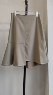 纯色百搭高腰显瘦不规则下摆鱼尾包臀半身裙女 亏清 依Xun正品 断码