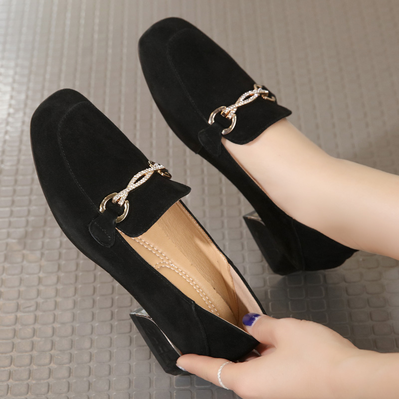 时尚羊皮平底2021春季大码女鞋