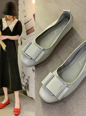 春季新款舒适软底妈妈真皮大码女鞋40一43平底圆头软皮单鞋41皮鞋