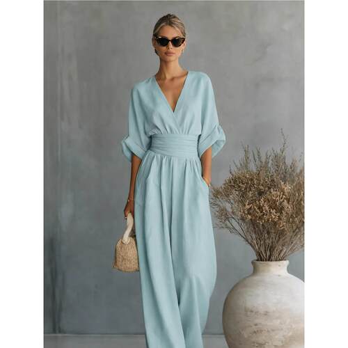 纯色收腰V领连体裤Solid color waist cinched V-neck jumpsuit