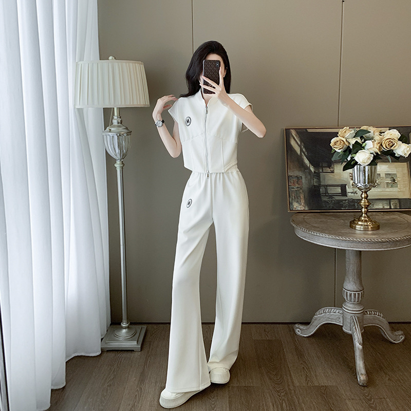 今年流行白色休闲运动套装女夏季新款洋气时髦短款显瘦上衣两件套