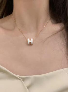 s925纯银H字母项链女轻奢高级感2026新爆款锁骨秋冬链毛衣链配饰