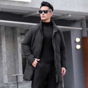 主推2024商务加厚新款男士中长款90白鸭绒羽绒服9818-P355模特图片