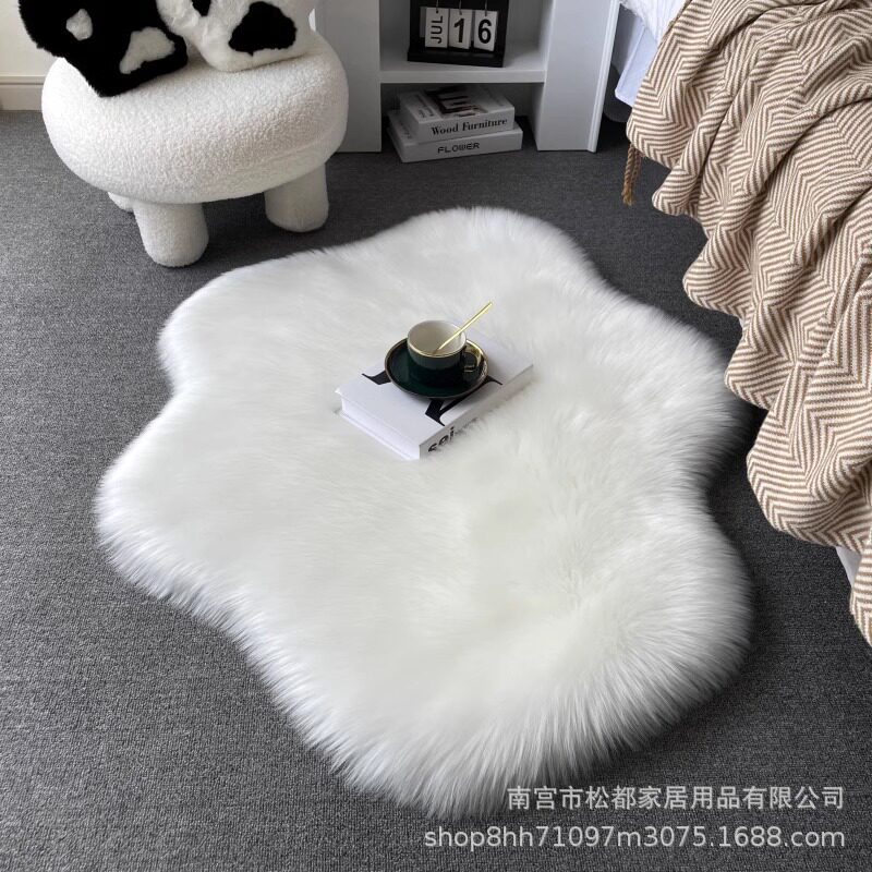 不规则白色长毛绒云朵地毯床边毯不规则家用客厅茶几地垫毛毛毯