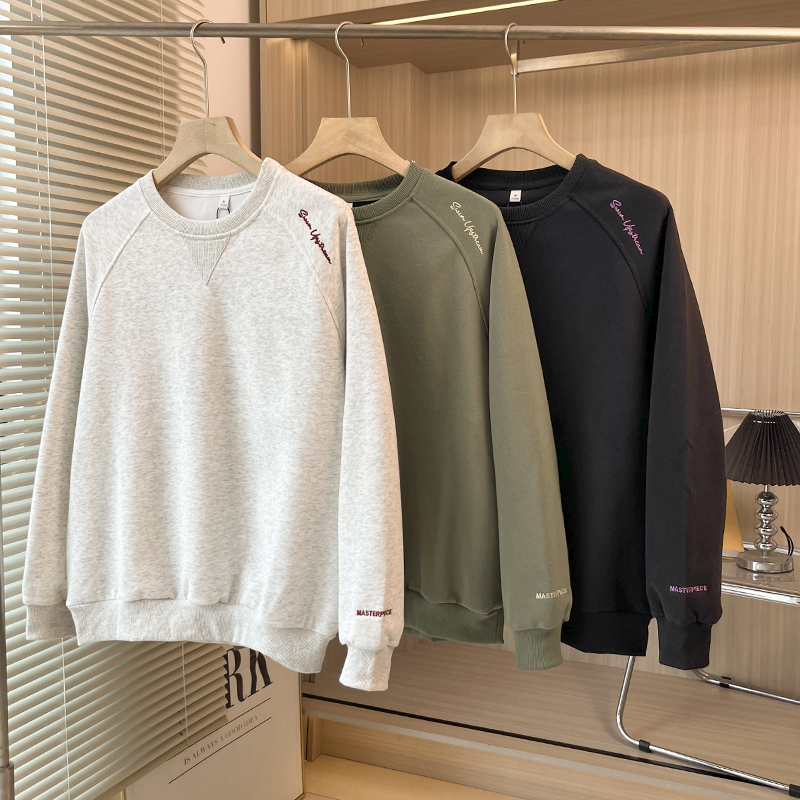 潮流字母刺绣美式圆领插肩袖卫衣