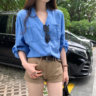 气质蓝色v领薄款长袖衬衫女初秋宽松防晒衬衣老钱风休闲上衣外搭