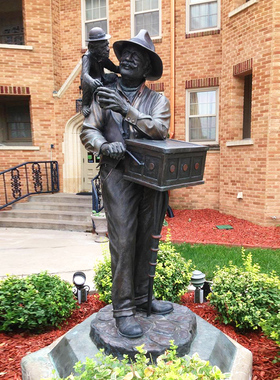 铸铜人物雕塑户外大型塑像