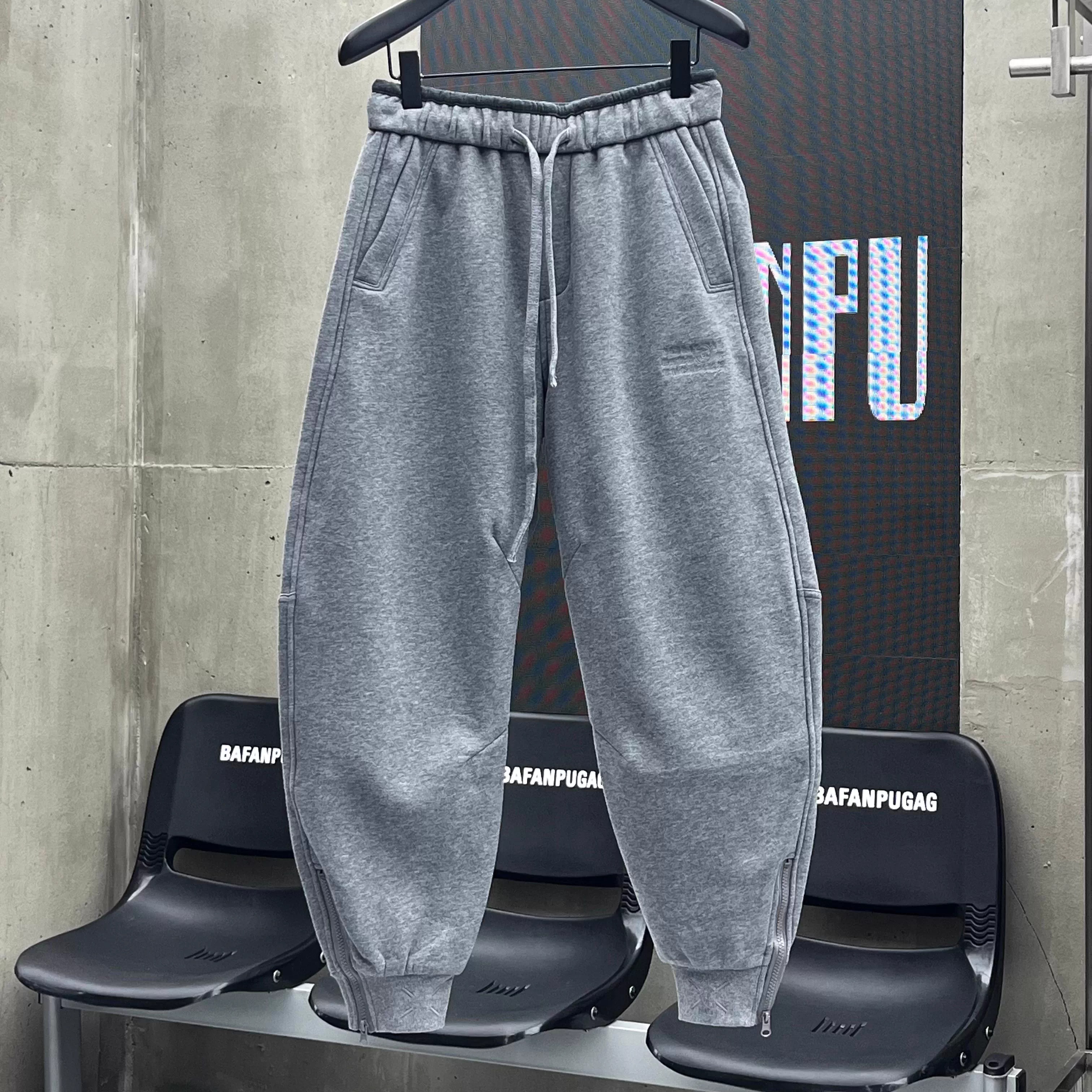 2025冬潮牌 加绒加厚小弯刀卫裤男款水洗束脚运动裤宽松长裤2599