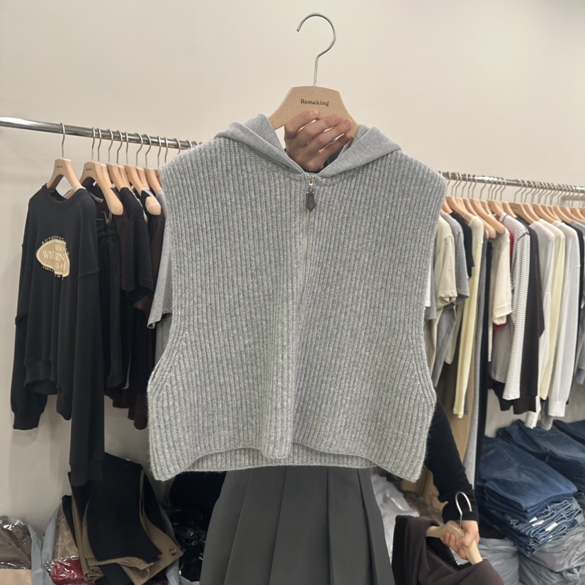 Remaking/URBANSTORY韩国直邮㊣女装新品25秋冬吊带背心连帽针