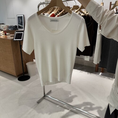 ANDMORE BUTTON韩国东大门代购㊣女士新品人气热卖休闲针织衫