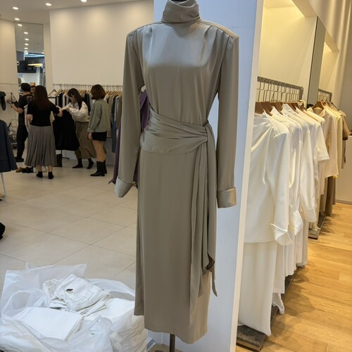 VAN NZILL韩国直邮㊣女士26秋冬新品休闲真品时尚热卖连衣裙
