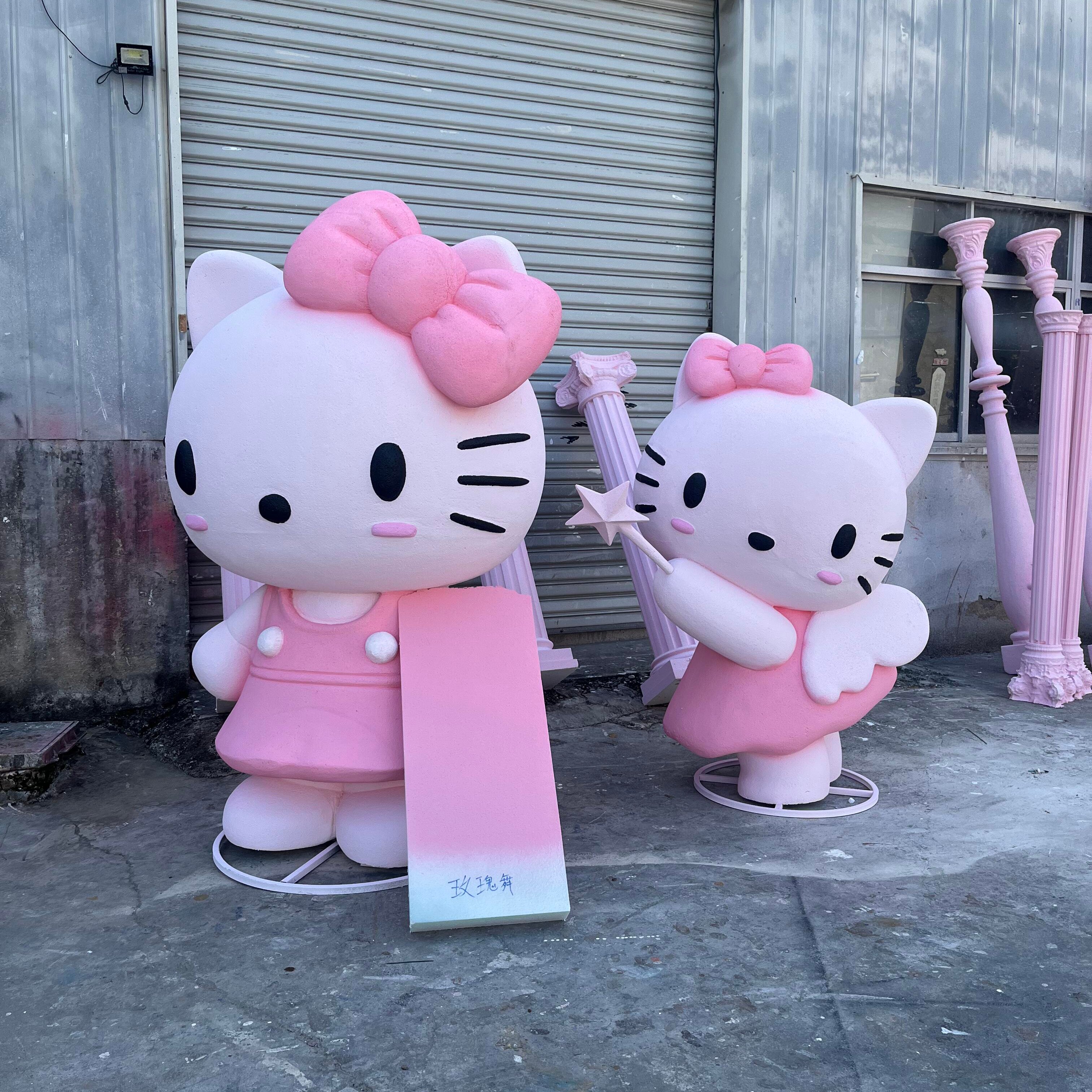 玻璃钢HelloKitty巨型户外雕塑