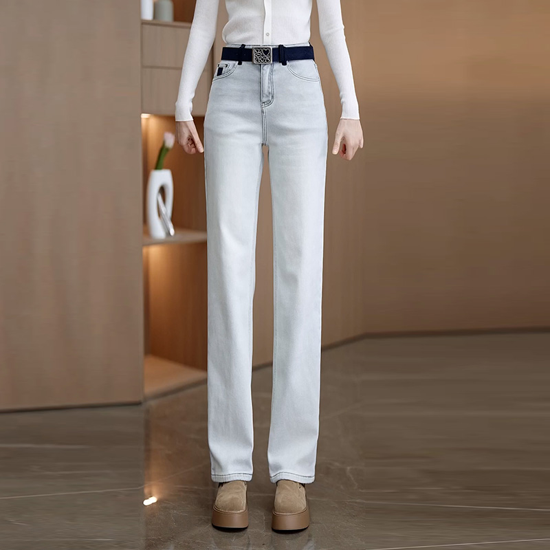 浅蓝色窄版直筒牛仔裤女宽松秋冬