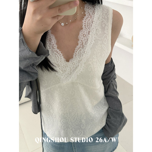 蕾丝边百搭蕾丝V领针织背心