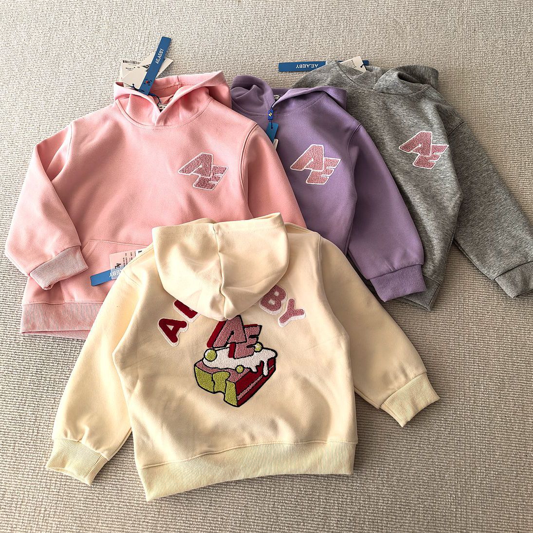 120-160码~秋冬装女童装 厚实植绒刺绣装饰连帽休闲卫衣