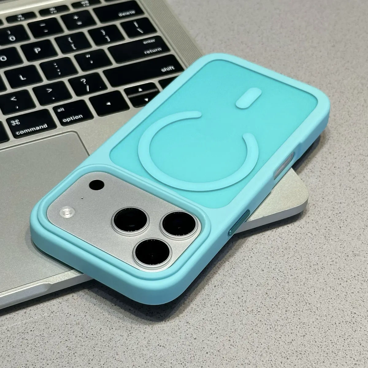 IPhone17松林绿磨砂磁吸手机壳图片