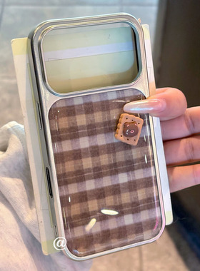 创意格纹小熊饼干手机壳适用苹果17/16pro电镀IPhone15/14plus个性小米17promax新款红米K90可爱Reno15保护套