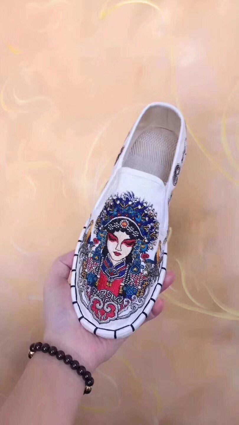 社会人老北京精神小伙男鞋刺绣花布鞋色鬼脸谱帆布鞋冬季加绒豆豆