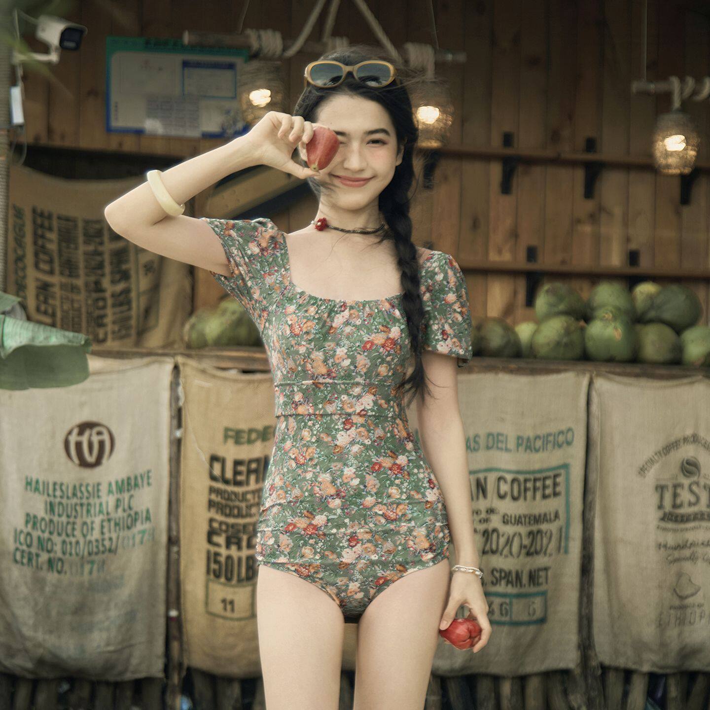 三奇泳衣女新款连体三角海边度假泡温泉绝美遮肚显瘦高级感游泳装