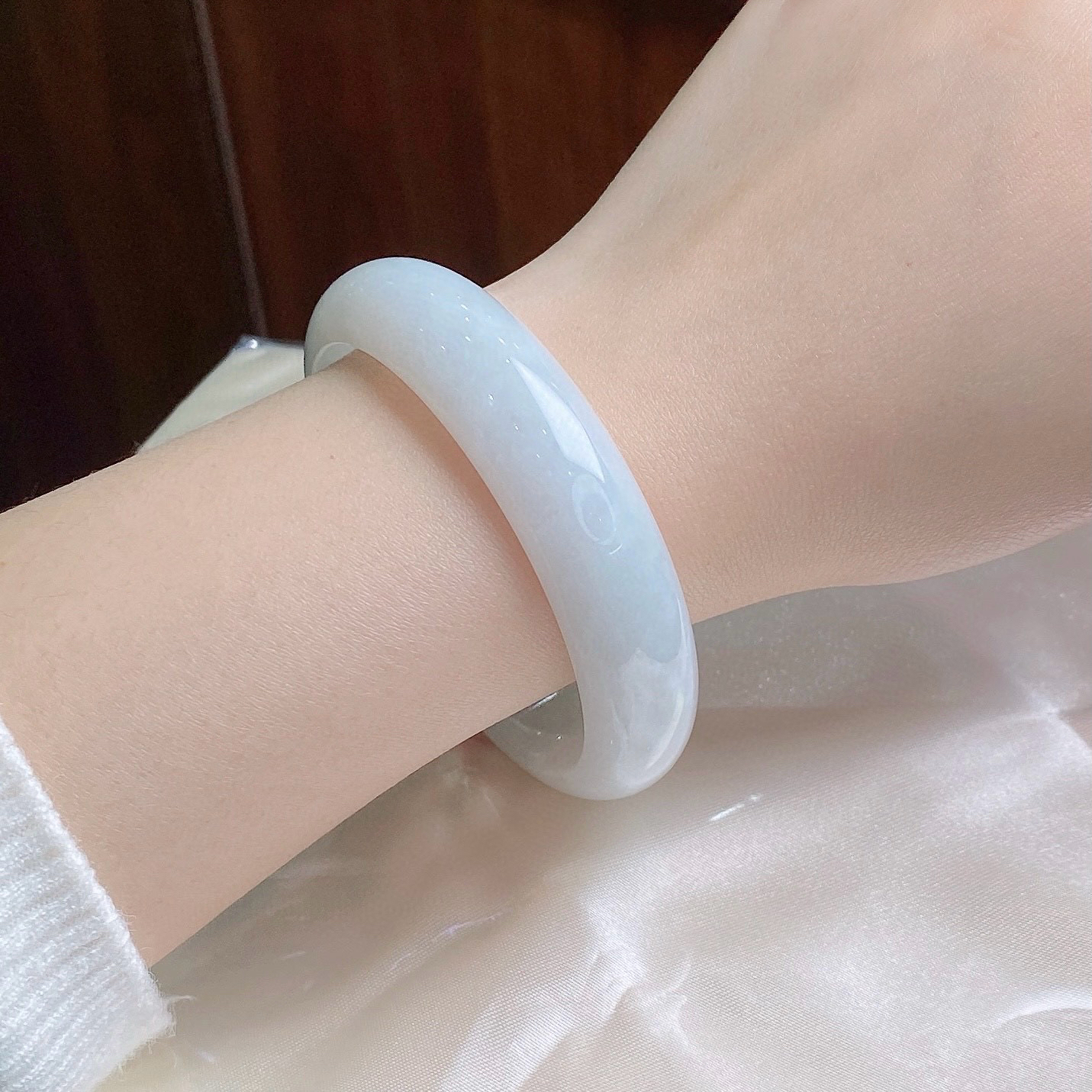 天然翡翠白月光手镯女款玉石真正品天然少女手镯宽玉镯子