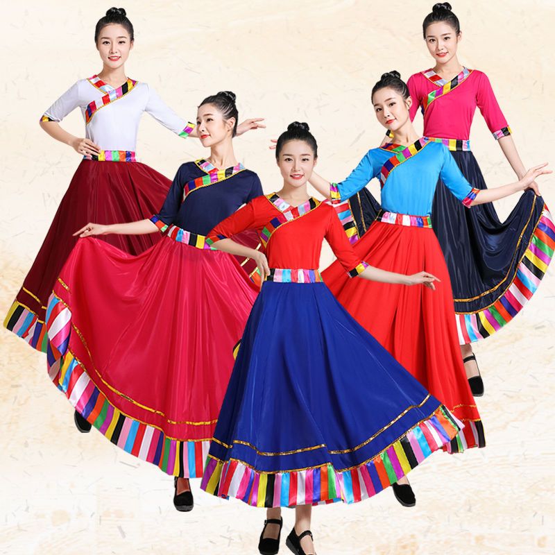 藏族舞蹈服装演出服广场