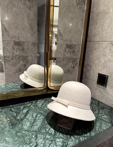 法式赫本风羊毛呢渔夫帽气质