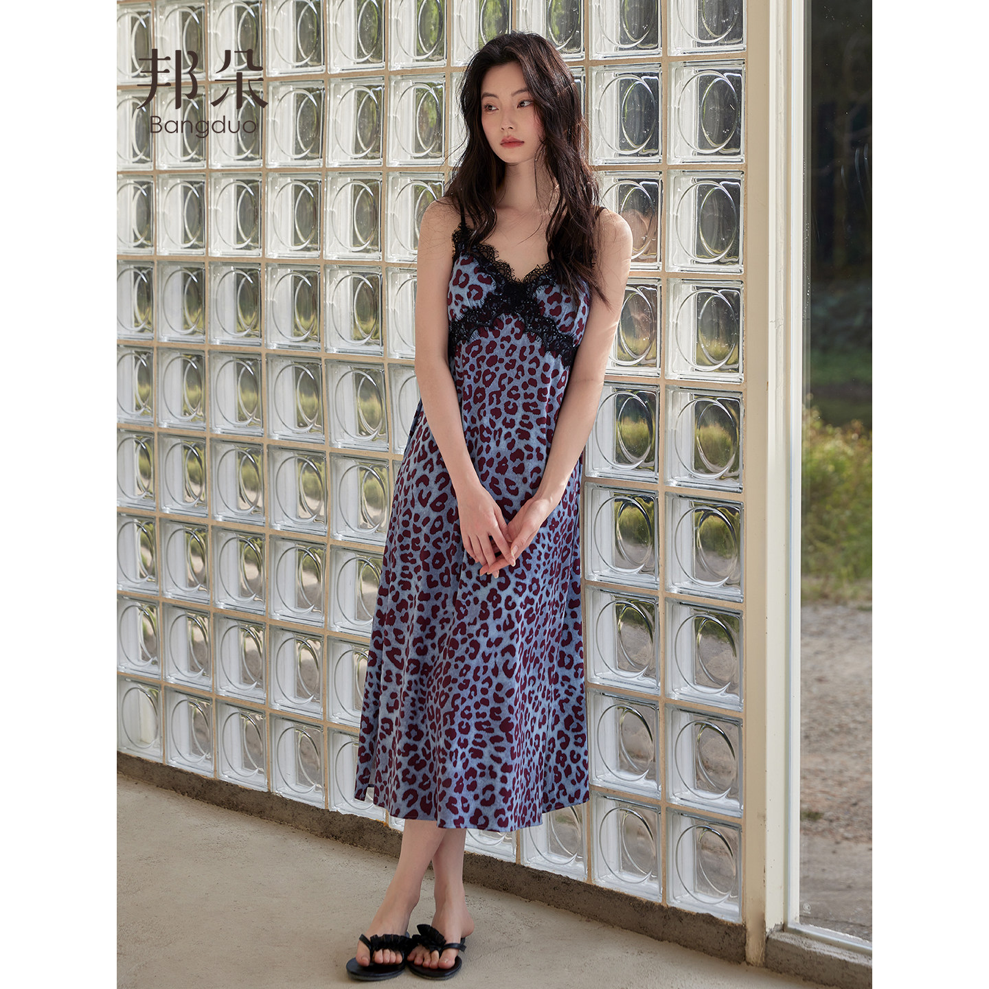 带胸垫吊带睡裙女士夏季莫代尔长裙睡衣时尚豹纹高级感冰丝连衣裙