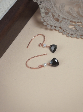 yeajewel小众气质三角黑锆石珍珠耳挂925银耳钩复古优雅耳环31279