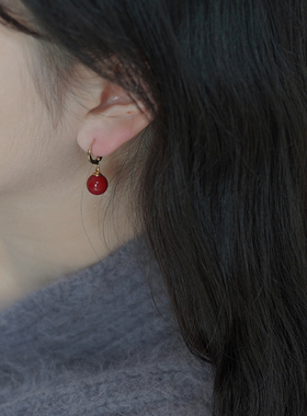秋冬时尚气质安可拉红珍珠耳扣2024新款复古红色耳环甜美女41257
