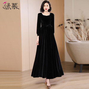 黑色丝绒连衣裙女长款2026春秋新款高级感气质钻石领收腰显瘦长裙