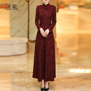 贵夫人气质酒红色秋冬连衣裙女2025新款国风改良气质加绒加厚长裙