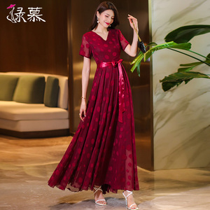 酒红色连衣裙长款夏季2026新款高级感遮肉显瘦女夏天飘逸大摆长裙
