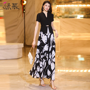 高端连衣裙女夏季新款2026假两件设计高级感上档次气质大摆长裙